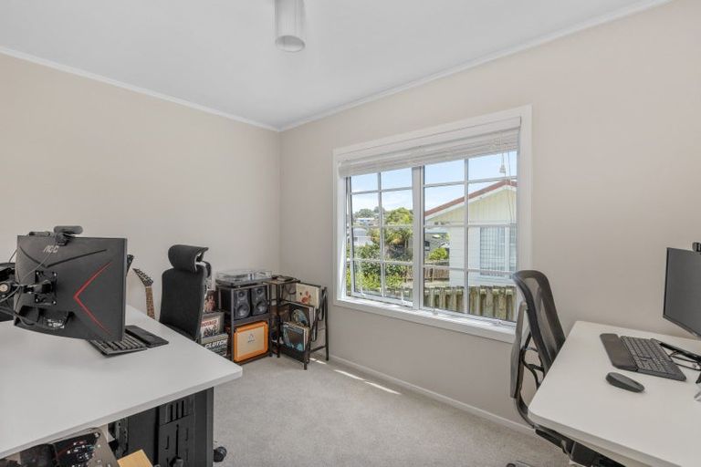 Photo of property in 9 Amorino Drive, Red Beach, 0932