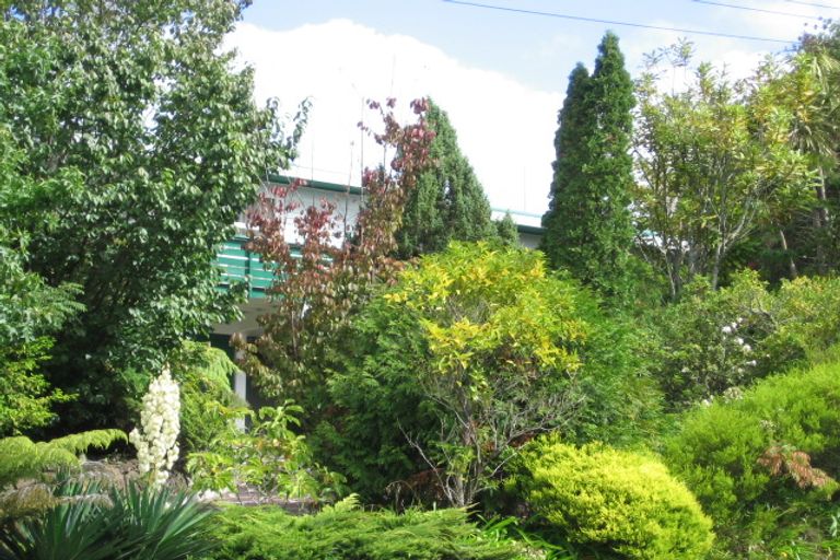 Photo of property in 221 Beach Haven Road, Beach Haven, Auckland, 0626