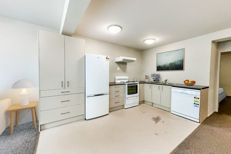 Photo of property in Sharella Living, 20 Glenmore Street, Thorndon, Wellington, 6011