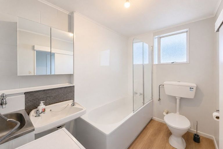 Photo of property in 46 Awamutu Grove, Waiwhetu, Lower Hutt, 5010