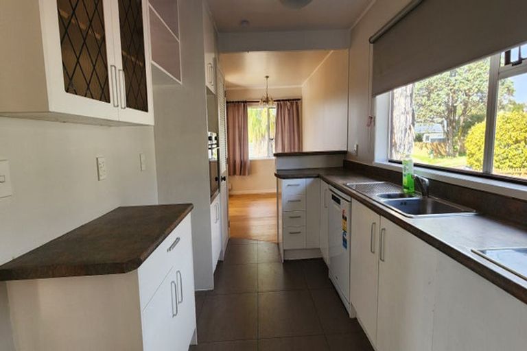Photo of property in 2/54 Redwing Street, Browns Bay, Auckland, 0630