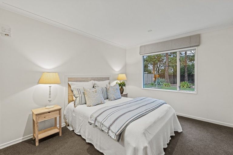 Photo of property in 43 Oakgrove Drive, Rangiora, 7400