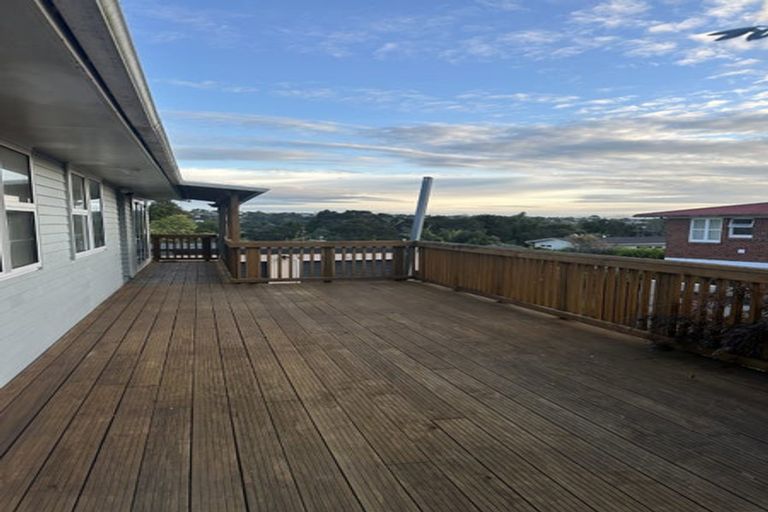 Photo of property in 26 Valley View Road, Glenfield, Auckland, 0629