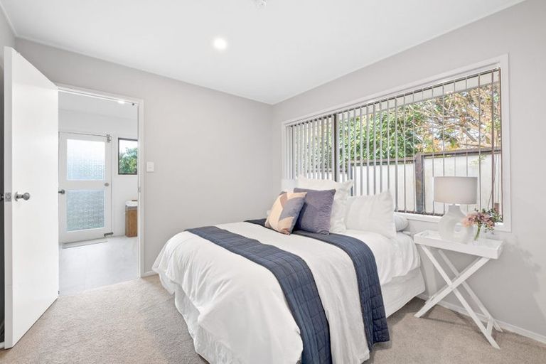 Photo of property in 8 Rapallo Place, Farm Cove, Auckland, 2012