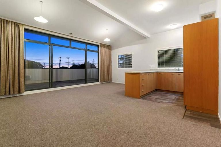 Photo of property in 420/18 Sunnyhaven Avenue, Beach Haven, Auckland, 0626
