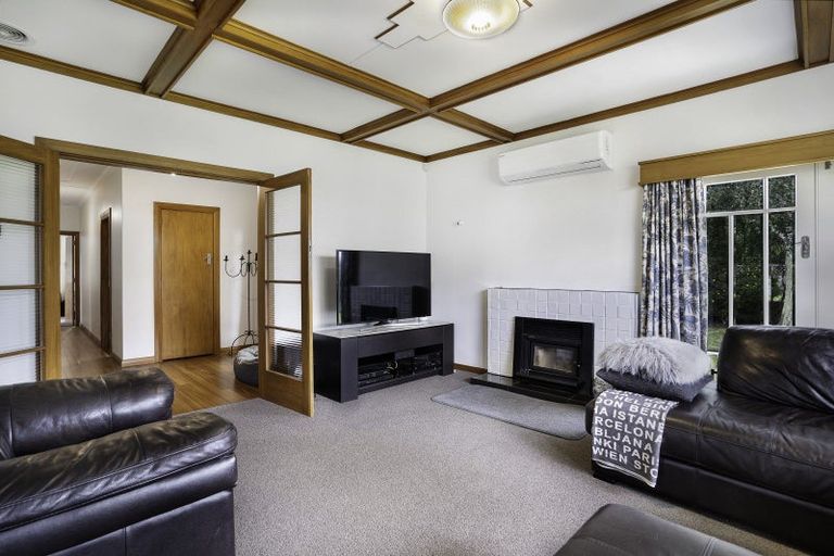 Photo of property in 13 Cambridge Road, Martinborough, 5711