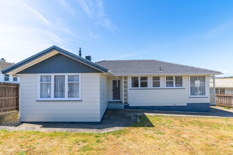 Photo of property in 31 Rangituhi Crescent, Takapuwahia, Porirua, 5022