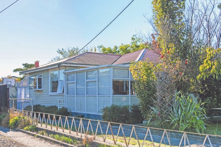 Photo of property in 24 Fergusson Street, Solway, Masterton, 5810