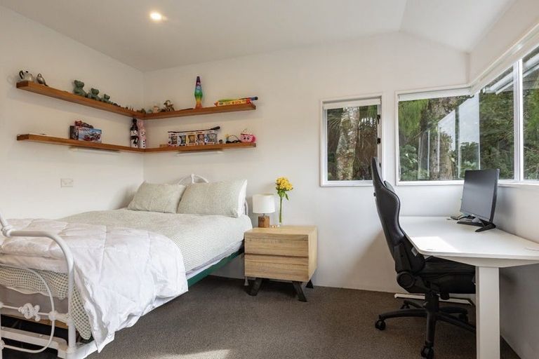 Photo of property in 156 Piha Road, Piha, New Lynn, 0772