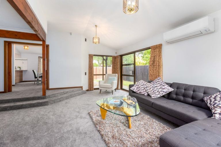 Photo of property in 270 Memorial Avenue, Burnside, Christchurch, 8053