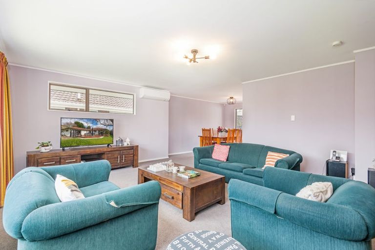 Photo of property in 18 Truscott Grove, Awapuni, Palmerston North, 4412