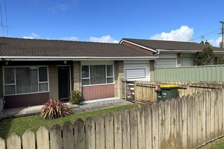 Photo of property in 2/29 Nikau Street, New Lynn, Auckland, 0600