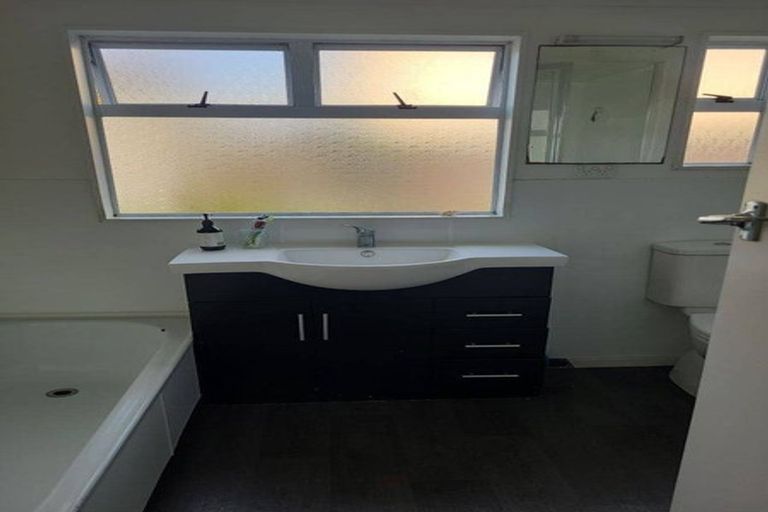 Photo of property in 28 Hinton Avenue, Forest Lake, Hamilton, 3200