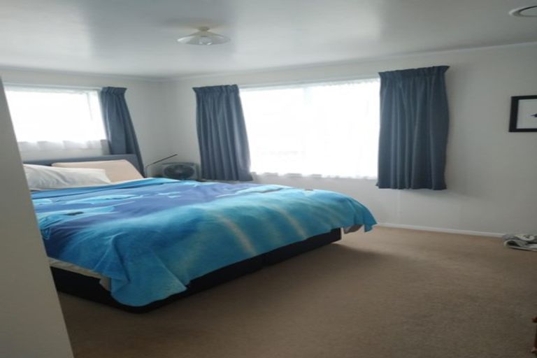 Photo of property in 2/44 Granville Drive, Massey, Auckland, 0614