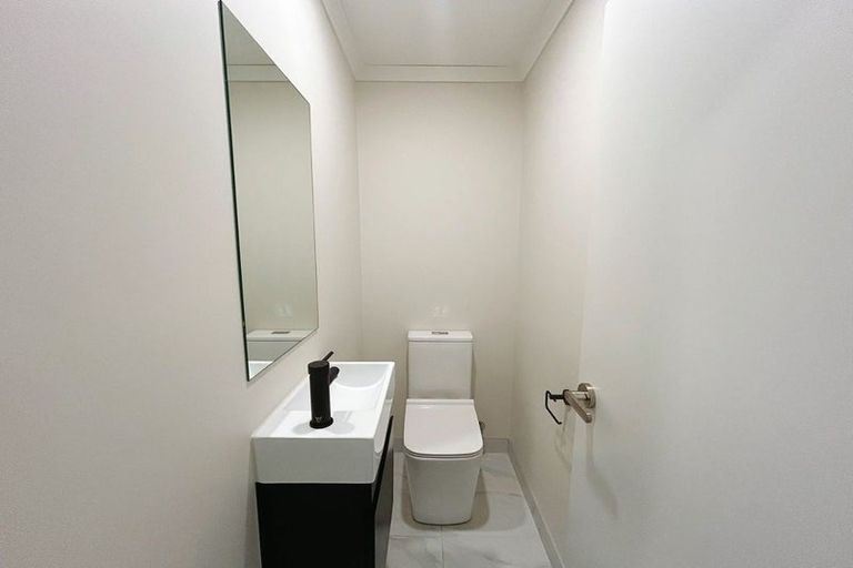 Photo of property in 2/26 May Street, Hamilton East, Hamilton, 3216