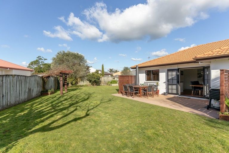 Photo of property in 15 Lamia Grove, Papamoa Beach, Papamoa, 3118