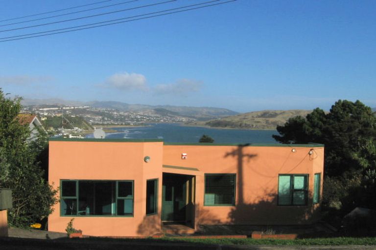 Photo of property in 16 Corlett Road, Plimmerton, Porirua, 5026