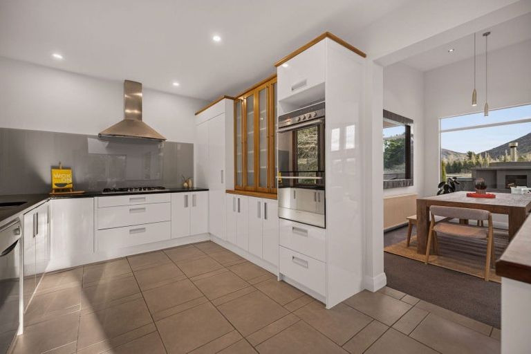 Photo of property in 1 Rapley Close, Arrow Junction, Queenstown, 9371