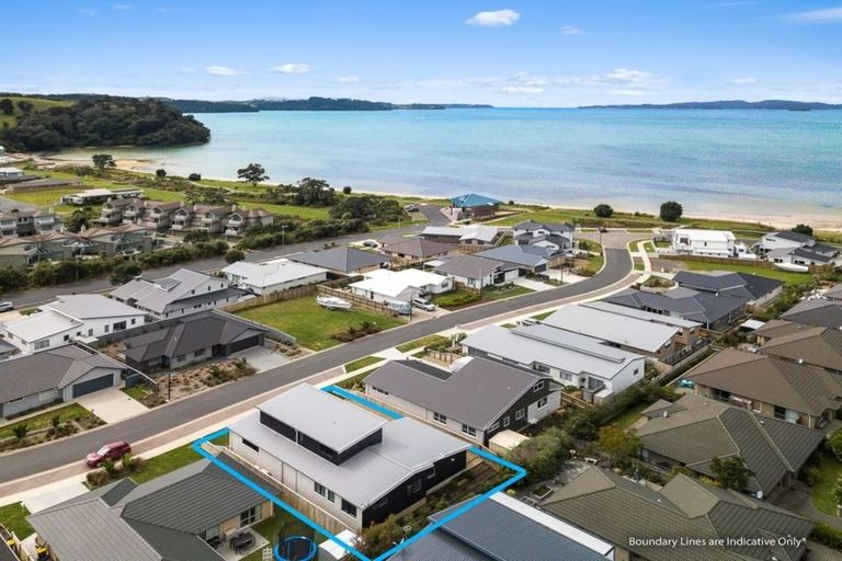 Photo of property in 15 Trevally Place, Snells Beach, 0920