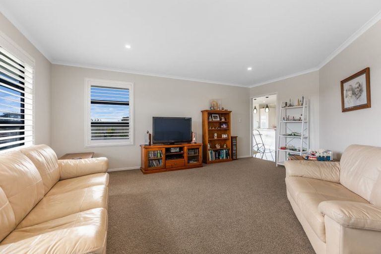 Photo of property in 10 Ta Paora Drive, Bell Block, New Plymouth, 4312