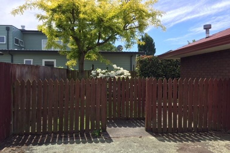 Photo of property in 2/395 Ilam Road, Bryndwr, Christchurch, 8053