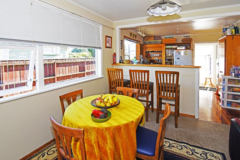 Photo of property in 24 Fergusson Street, Solway, Masterton, 5810