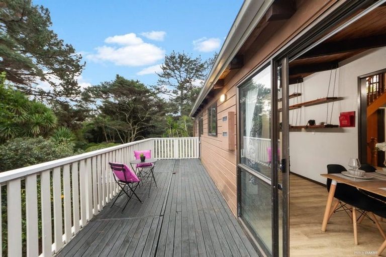 Photo of property in 27 Claverdon Drive, Massey, Auckland, 0614