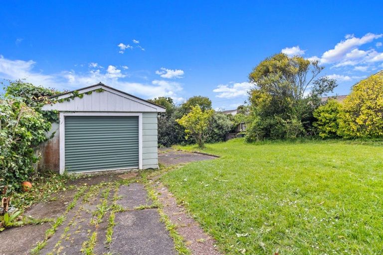 Photo of property in 14 Exmouth Road, Northcote, Auckland, 0627