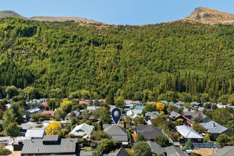 Photo of property in 68 Devon Street, Arrowtown, 9302
