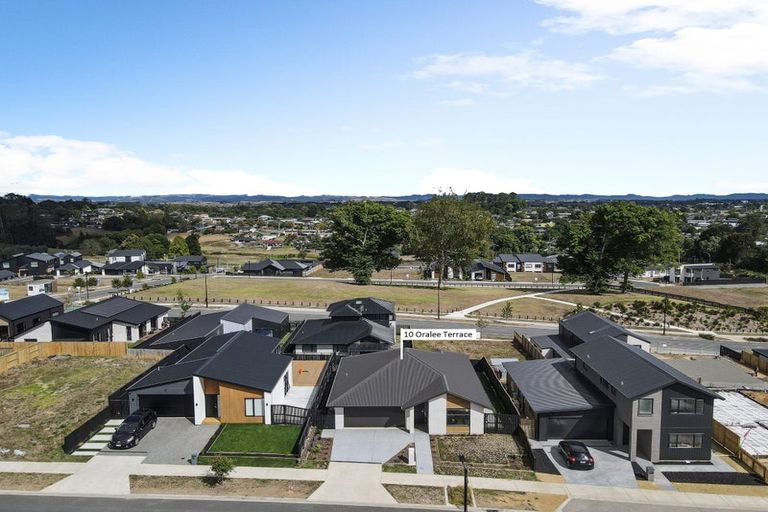 Photo of property in 10 Oralee Terrace, Peacocke, Hamilton, 3206