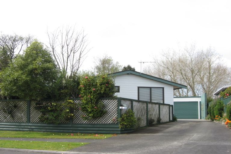 Photo of property in 27 Nikau Street, Inglewood, 4330