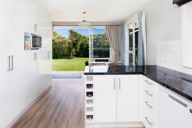 Photo of property in 9 Estuary Road, New Brighton, Christchurch, 8061