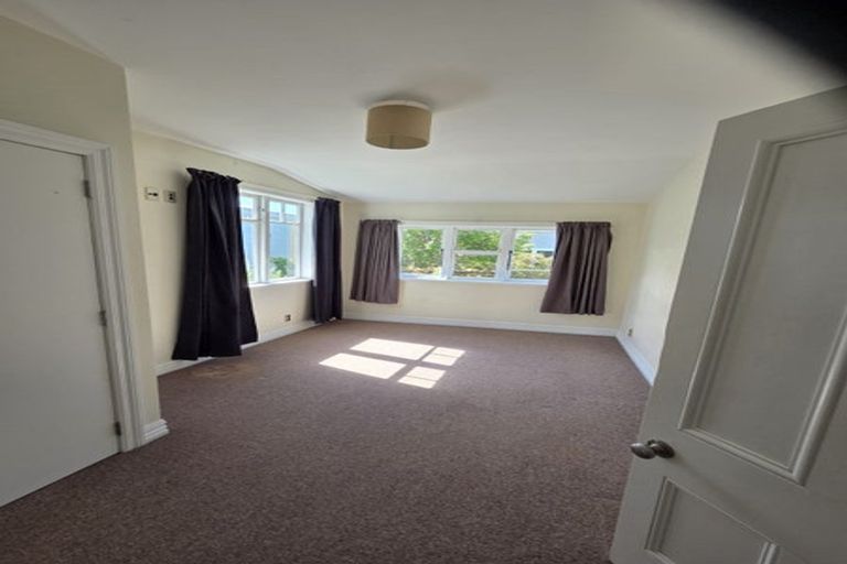 Photo of property in 20 Naughton Terrace, Kilbirnie, Wellington, 6022