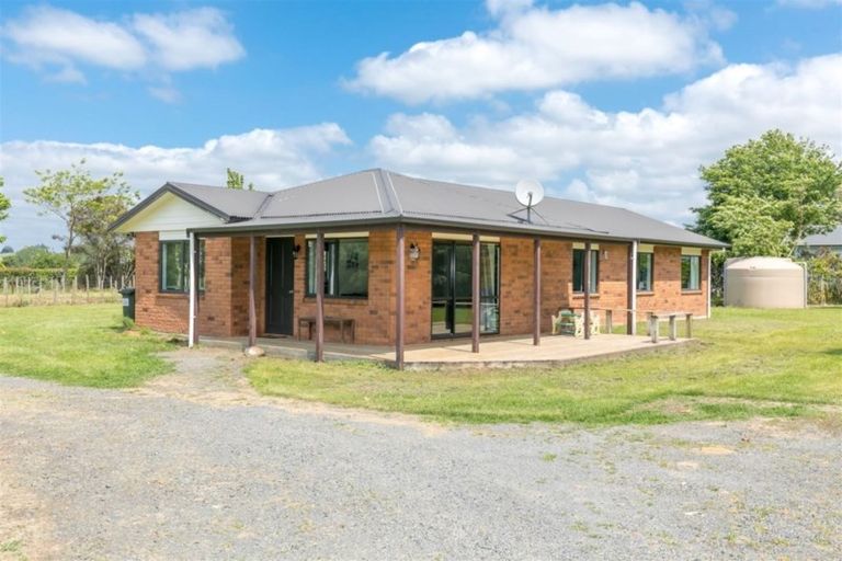 Photo of property in 5 Mangauika Road, Pirongia, Te Awamutu, 3876