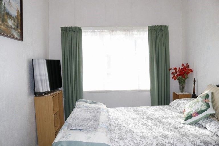 Photo of property in 4 Smithfield Road, College Estate, Whanganui, 4500