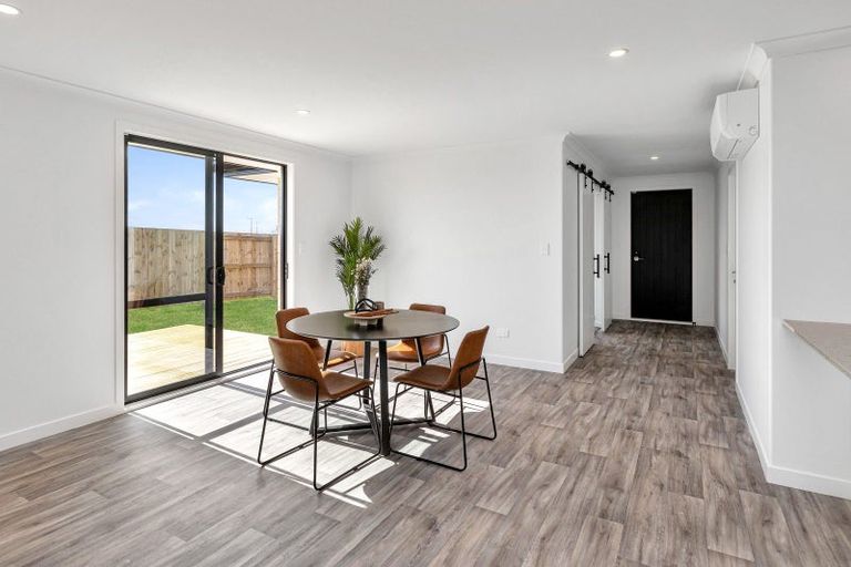 Photo of property in 55 Te Taniwha Road, One Tree Point, 0118