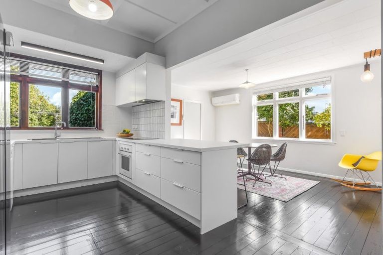 Photo of property in 19 Tipahi Street, Nelson South, Nelson, 7010