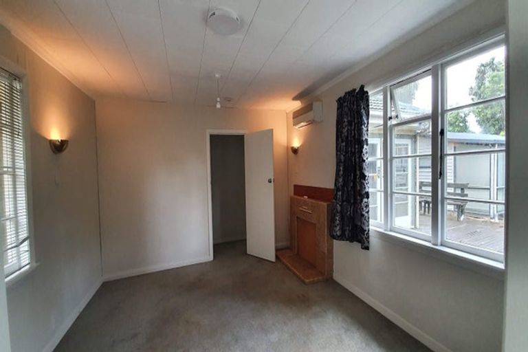 Photo of property in 43 Kirkwood Avenue, Upper Riccarton, Christchurch, 8041