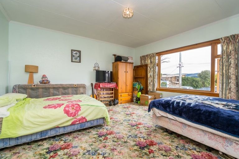 Photo of property in 3 Stuart Street, Owaka, 9535