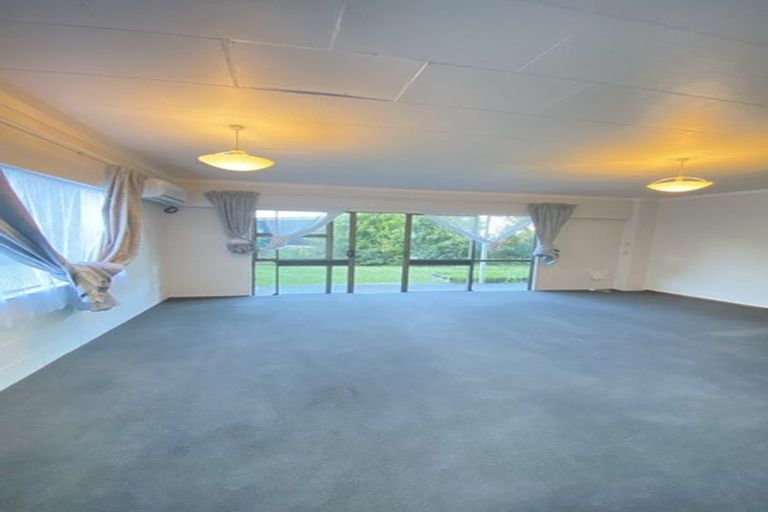 Photo of property in 74 Weatherly Road, Torbay, Auckland, 0630