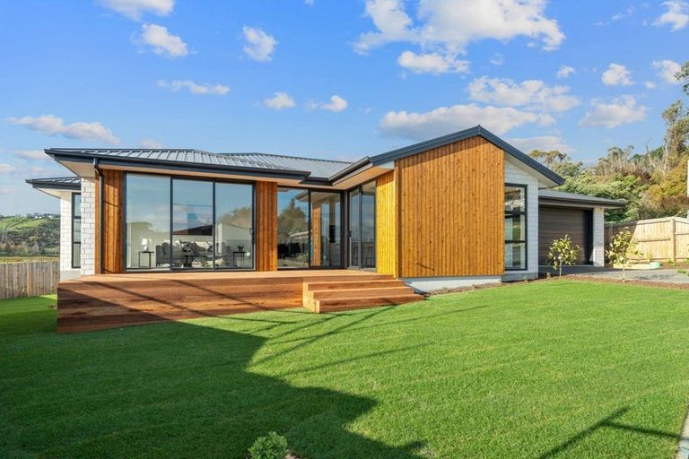 Photo of property in 4 Barnfields Close, Halswell, Christchurch, 8025