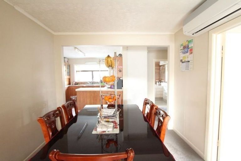 Photo of property in 26b Swanson Road, Henderson, Auckland, 0610