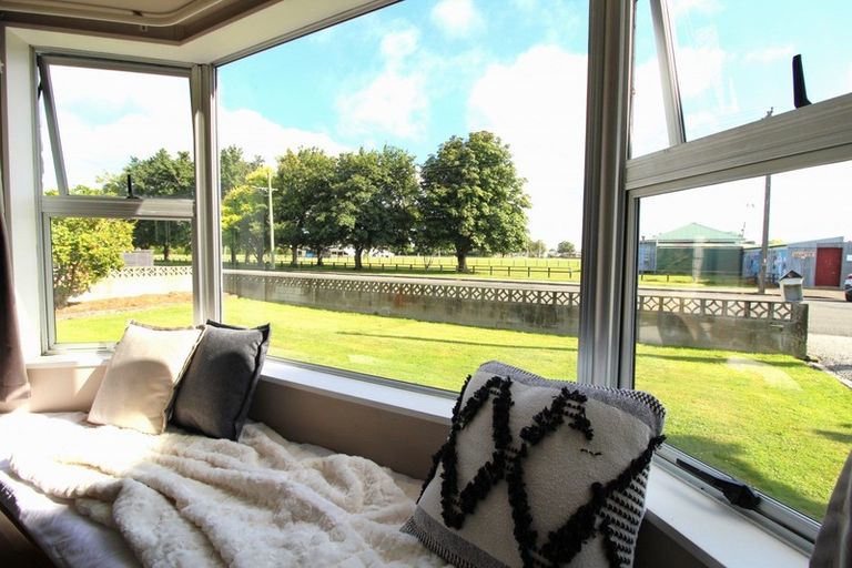 Photo of property in 53 Eglinton Street, Winton, 9720