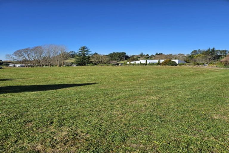 Photo of property in 3 Willow Lane, Acacia Bay, 3385