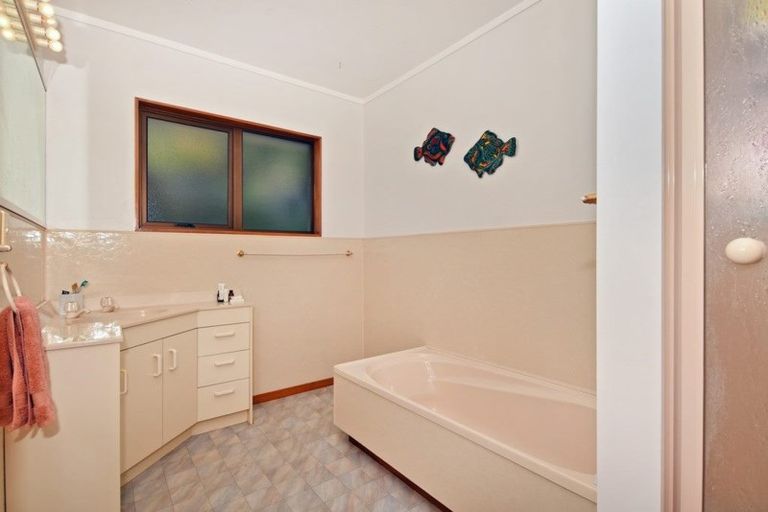 Photo of property in 15 Old Parua Bay Road, Parahaki, Whangarei, 0112