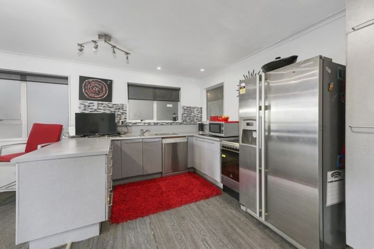 Photo of property in 198a Eastern Hutt Road, Taita, Lower Hutt, 5019