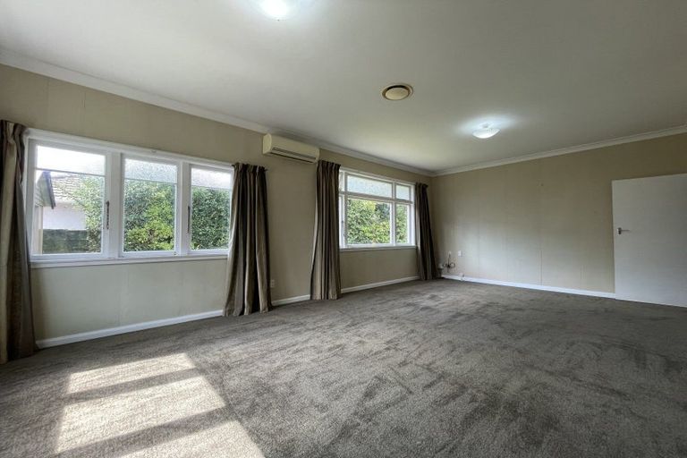 Photo of property in 9 East Street, Terrace End, Palmerston North, 4410