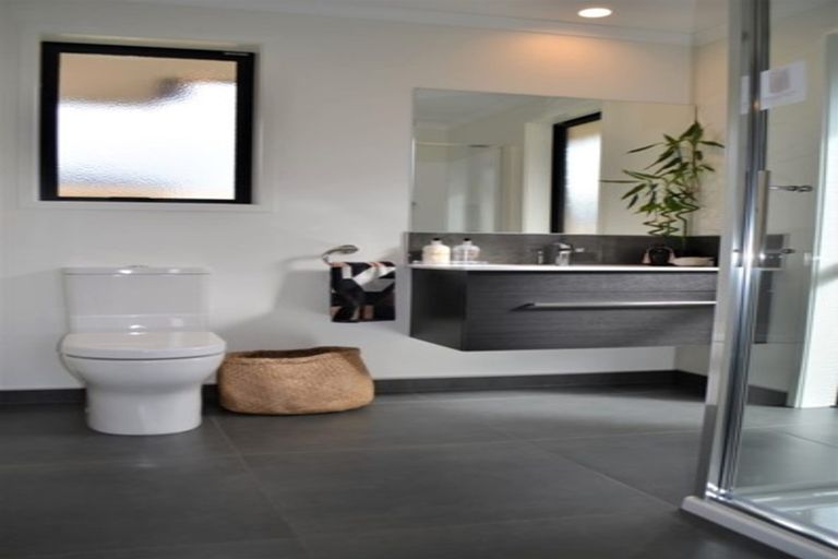 Photo of property in 2 Flaxmill Way, Papamoa, 3118