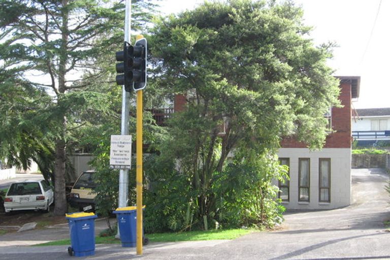 Photo of property in 54 Makora Road, Massey, Auckland, 0614