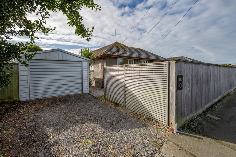 Photo of property in 32 Bentley Street, Russley, Christchurch, 8042